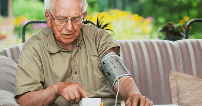 Blutdrucksenkung auf unter 140/90 mmHg passt nicht für alle Senioren